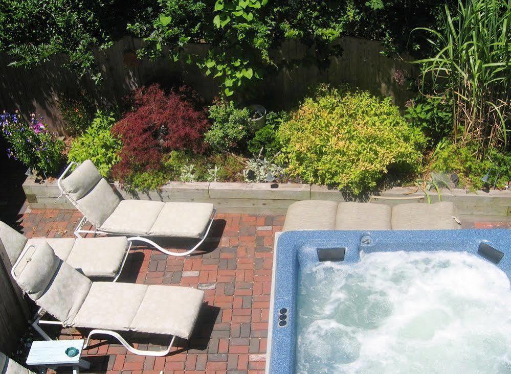Admiral'S Landing (Adults Only) Bed & Breakfast Provincetown Kemudahan gambar
